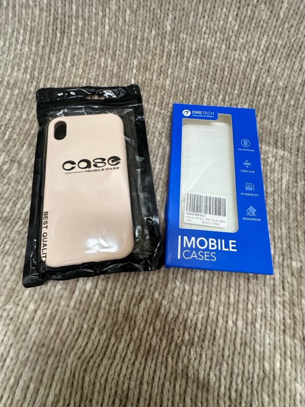Apple IPhone XR silicone case and 2 screen protectors